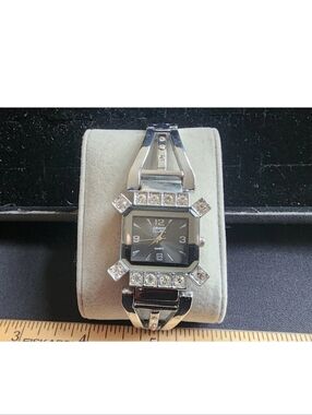 Vintage Cruise Club Woman's Watch Runs Keeps Time